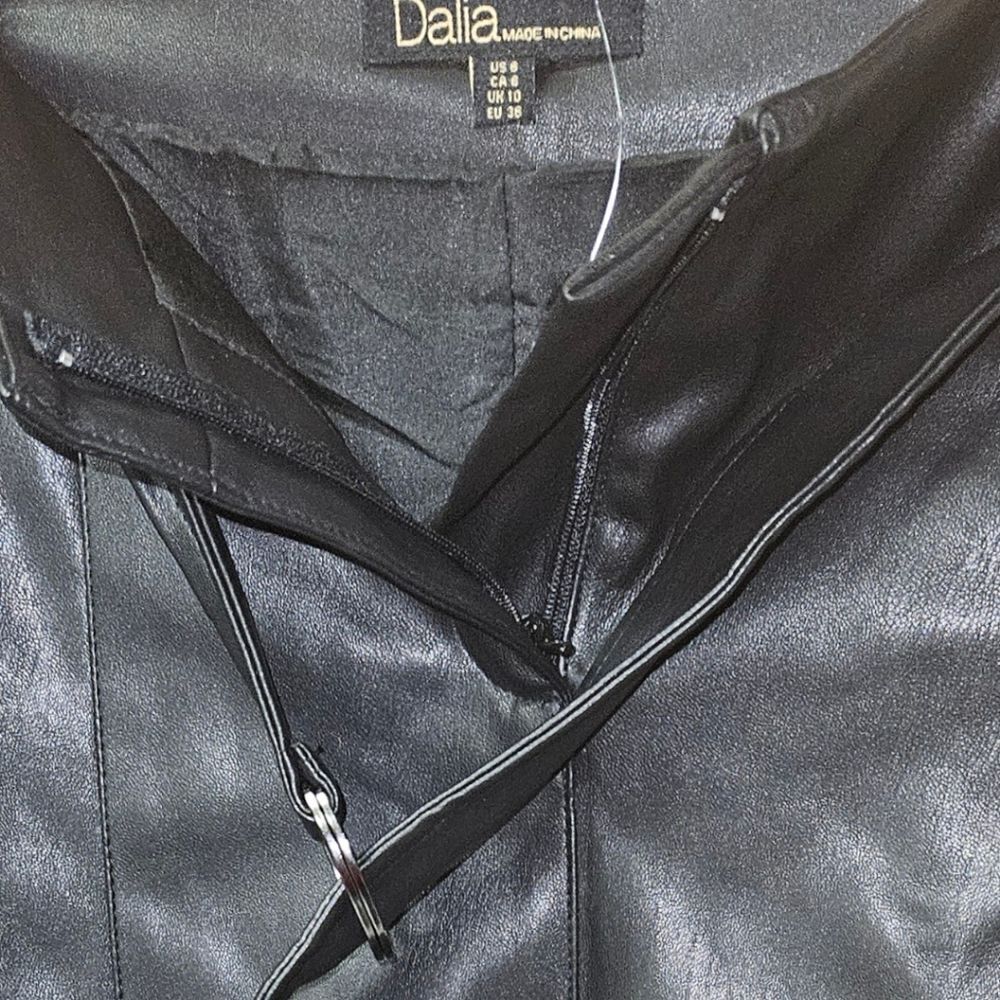 NWOT DALIA Women's Black Shiny Belted Mini Skirt - Picture 7 of 11